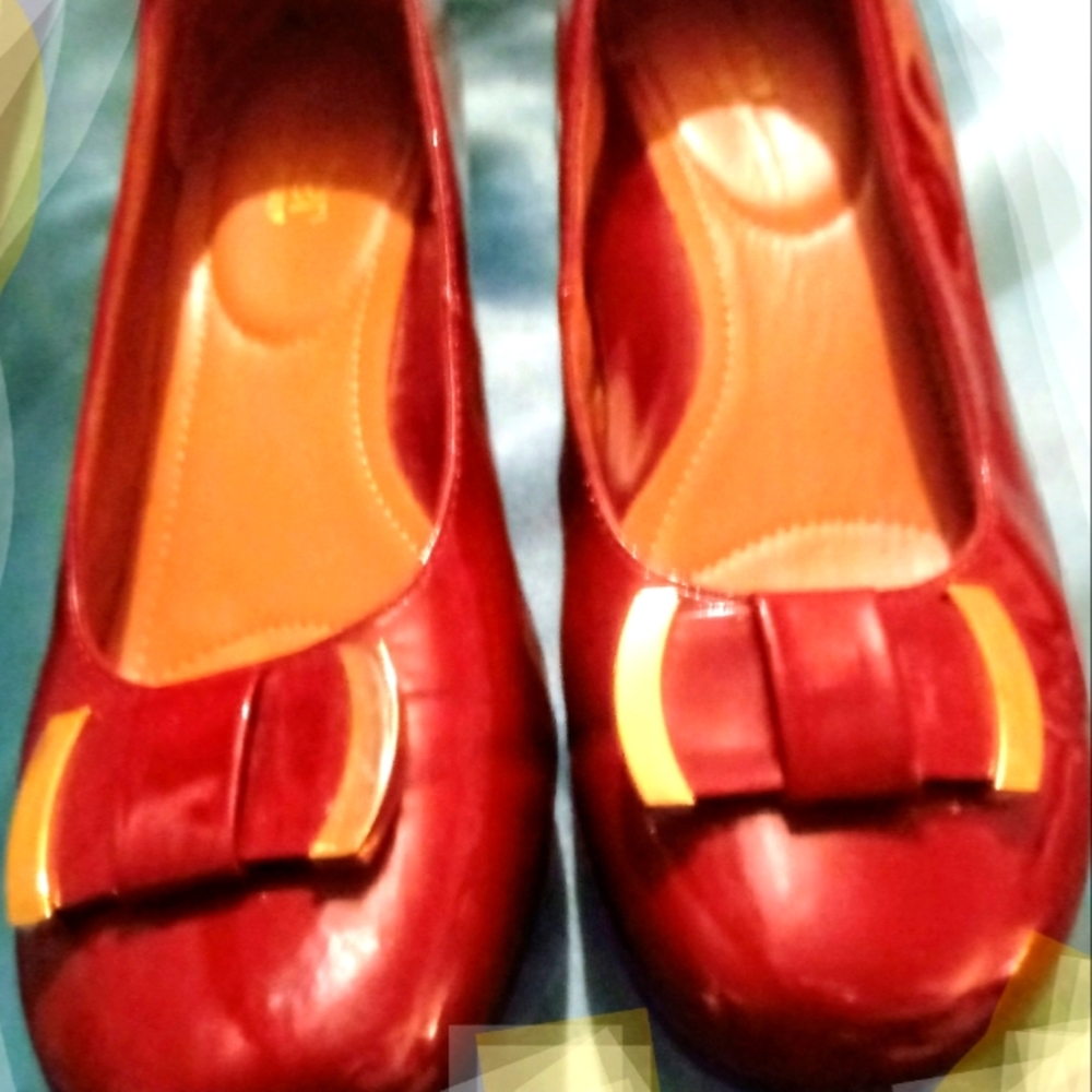 HOTTER. Low heels gold red/ maroon elegant usa 9